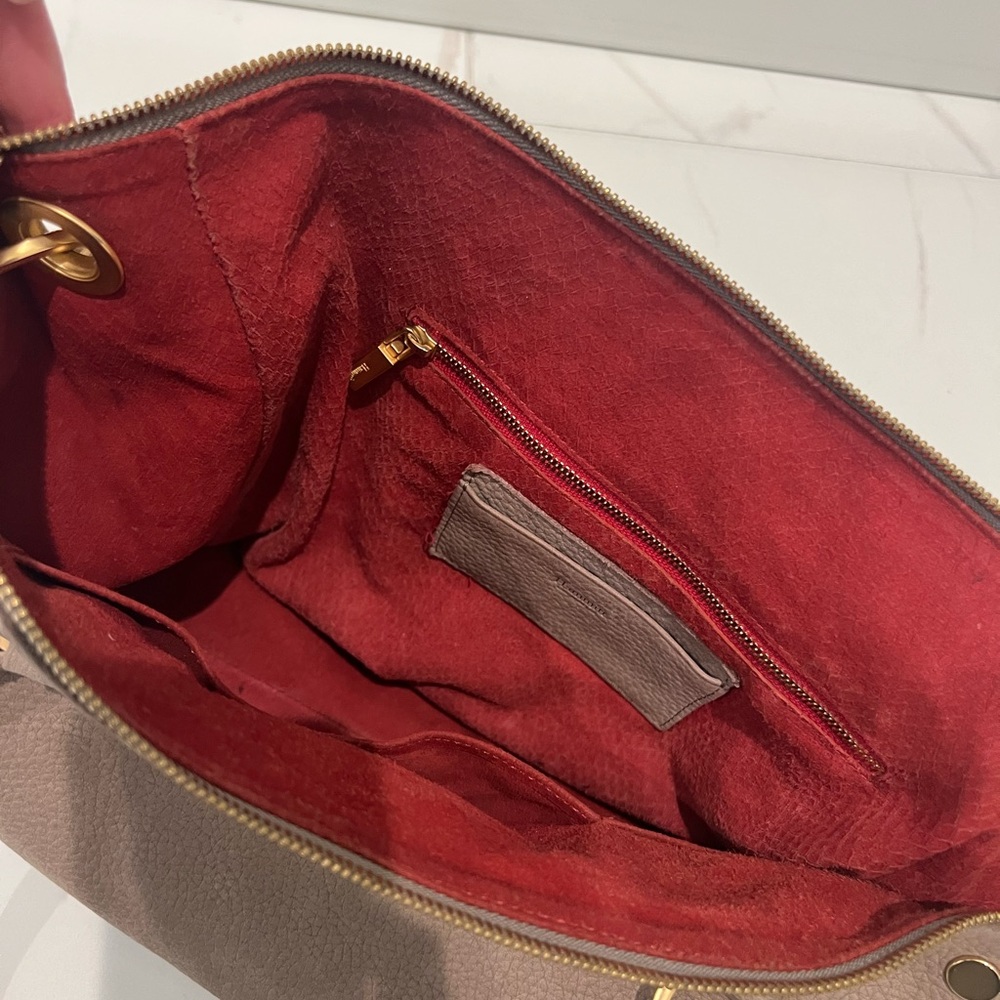 Hammitt Daniel-Large with gold hardware. - Picture 8 of 9
